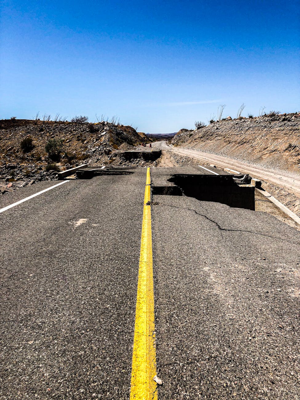 Waggish Tales from Wrecked Roads & Rowdy Trails (Nicholas&nbsp;Viglietti)